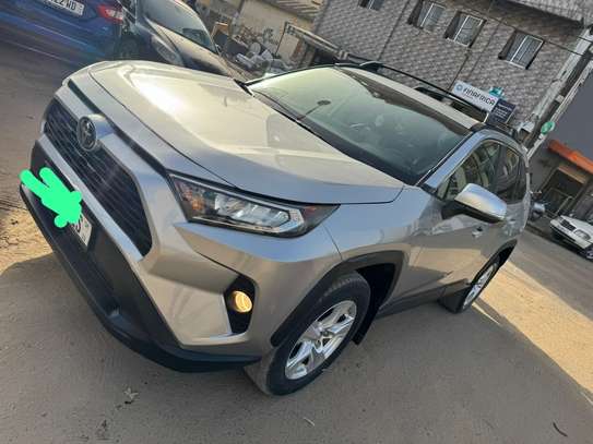 Toyota rav4 XLE 2019 image 3