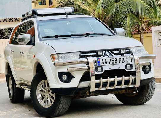 Mitsubishi pajero 2016 image 2