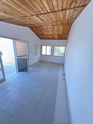 Maison à louer à la Citée Biagui image 3