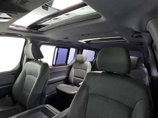 Hyundai Starex VIP Black double toit ouvrant image 6