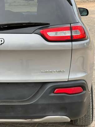 Jeep Cherokee Limited 2016 v4 image 5