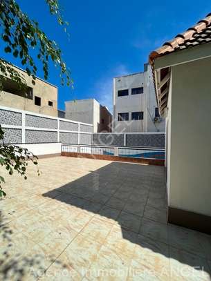 Ref_1629_ PL Grande Villa à louer au Point E image 7