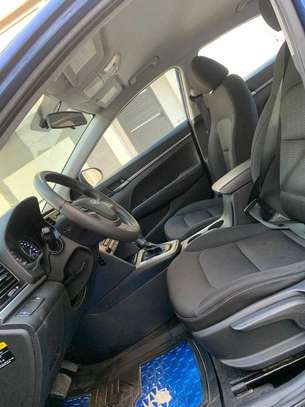 Hyundai Elantra  2017 image 4
