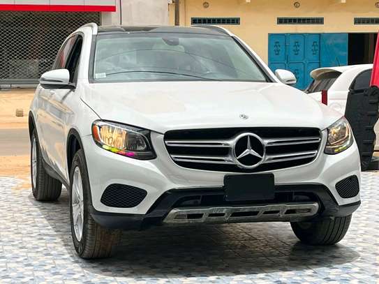 Mercedes-Benz image 4