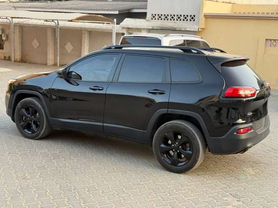 Jeep Cherokee 2017 full black image 10
