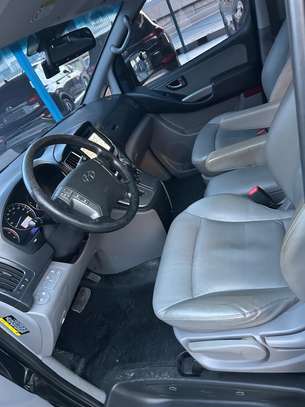 Hyundai Grand Starex image 12