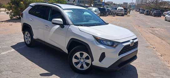 Toyota RAV 4 2019 image 1