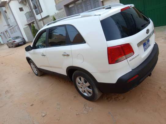 kia sorento image 10