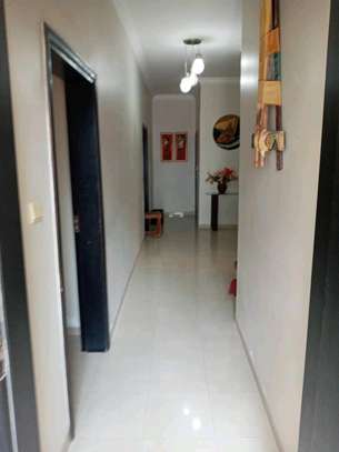 Mermoz deux chambres salon à louer image 12