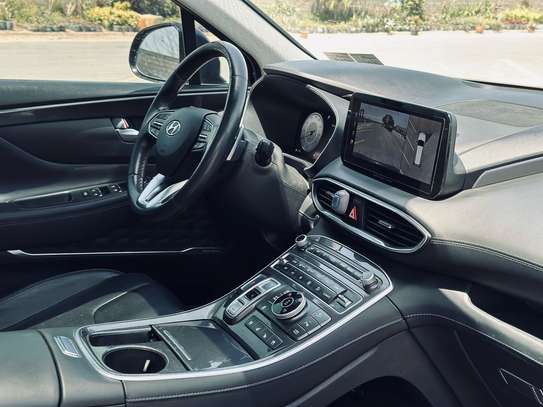 Hyundai santafe 2021 image 2