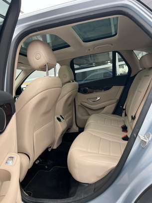 Mercedes benz image 2