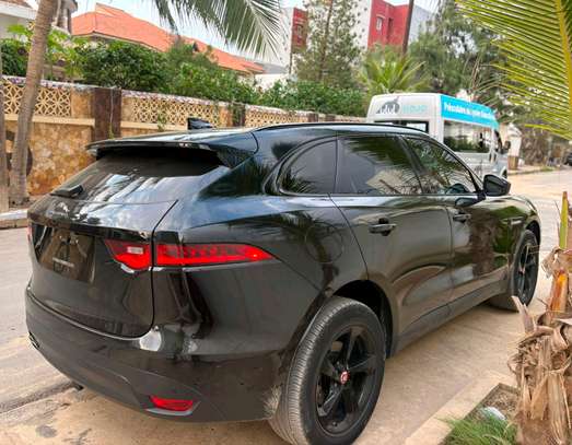Jaguar f pace 2018 image 4