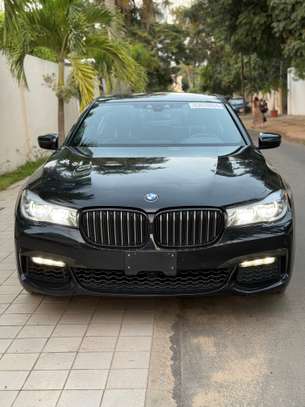 BMW série 7 pack M image 1