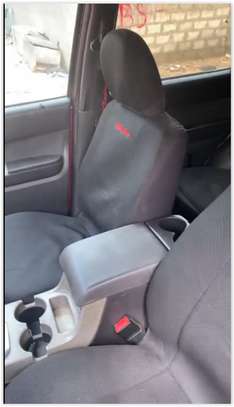 Ford Escape Carré image 2