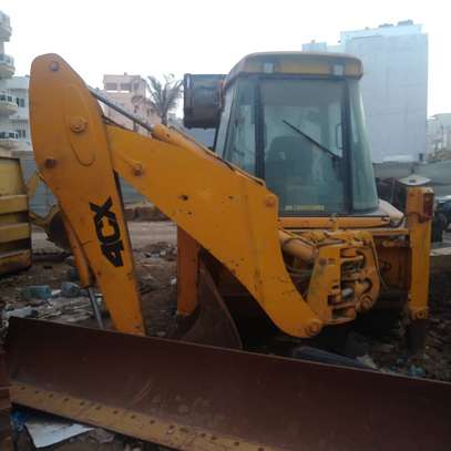 JCB 4CX grand modèle à Vendre moteur à changer image 1
