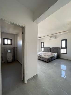 F5 de 352 m² à louer au point e avec les meubles image 5