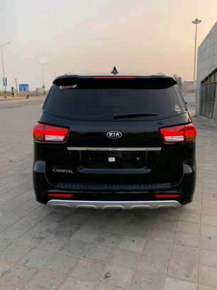 Kia carnaval 2017 image 9