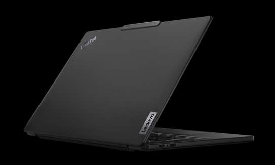 Lenovo Thinkpad T14s Gen5 ultra7 image 4