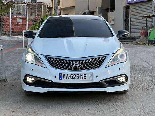 HYUNDAI GRANDEUR 2015 VERSION HG-300 image 2