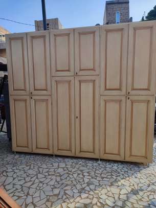 ARMOIRE 6 BATTANTS image 1