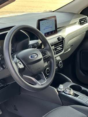 FORD ESCAPE SE image 9