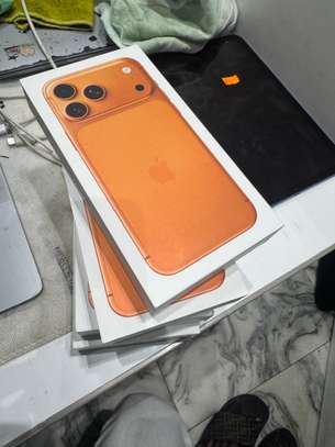 iPhone 17 Pro Max Cosmic Orange 256 Go Esim image 3