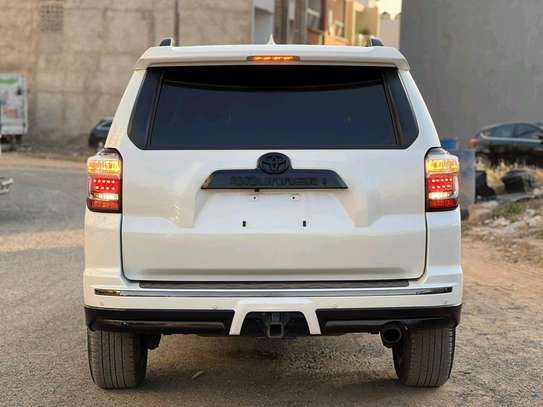 Toyota 4runner 2022 image 2