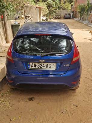Ford Fiesta 2012 image 2