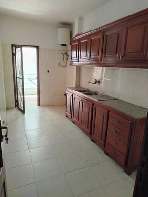 BEL APPARTEMENT F4 À LOUER AUX ALMADIES image 11