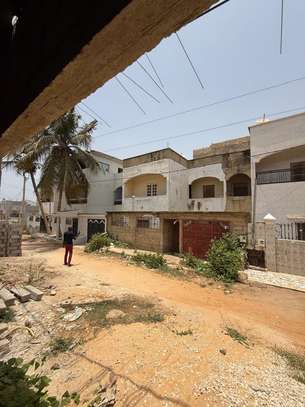 Villa R+1 Situé à Zack Mbao en Face Rond-point Zack Mbao image 8