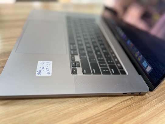 MacBook Pro 2019 image 3