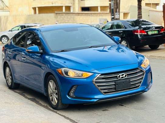 Hyundai elantra 2017 image 1