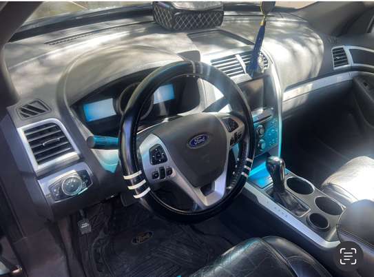 Ford Explorer 2011 image 2