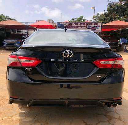 Toyota camry 2019 image 3