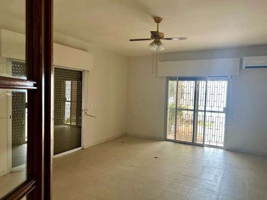 3 VILLAS DE GRAND STANDING R+2 A LOUER image 4
