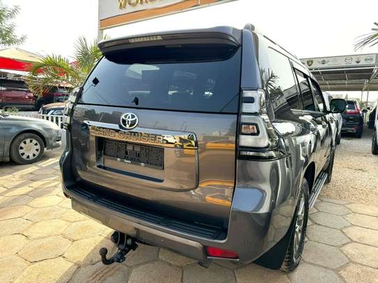 Toyota land cruiser VX image 1