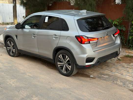 Outlander sport 2020 image 9