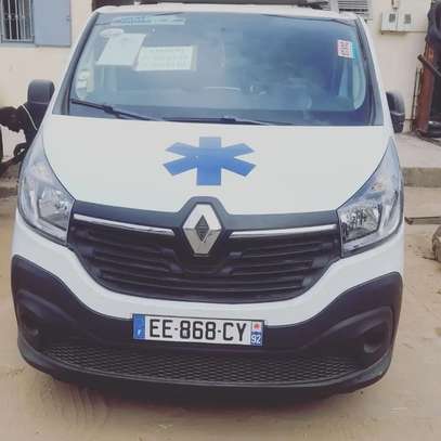 Ambulance : Opel Vivaro 2016 image 1