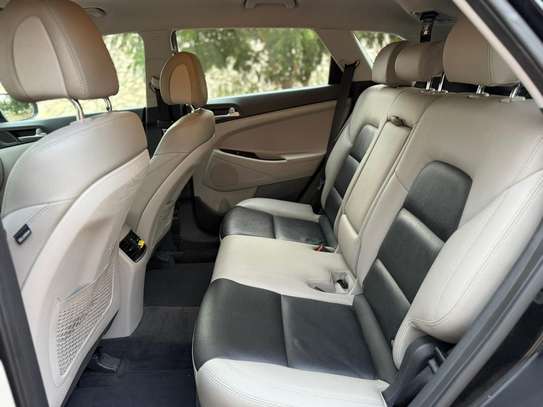 Hyundai tucson image 4