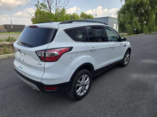 Ford Escape image 3