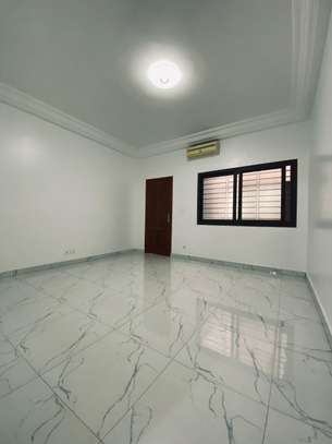 Bel appartement à la sicap baobab image 10