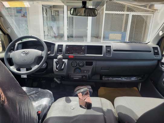 Toyota Hiace 2025 image 5