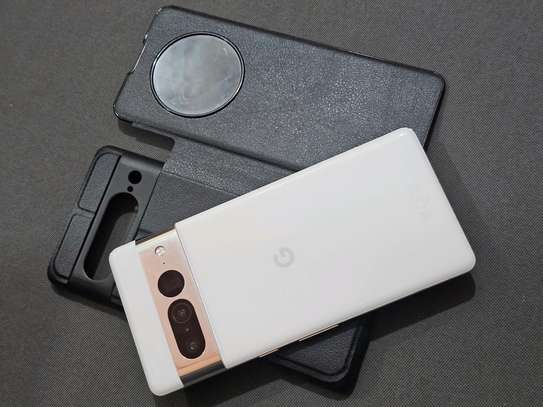 Google pixel 7 Pro 128GB 12GB ram image 2