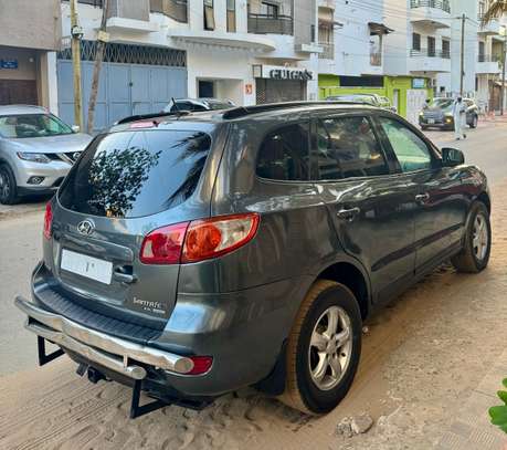 Hyundai santafe 2011 image 5