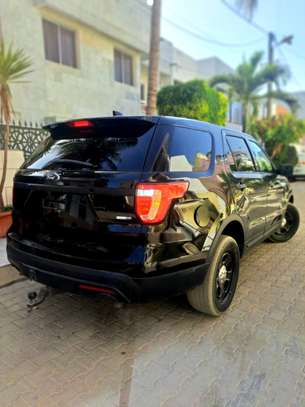 Ford Explorer 2017 image 1