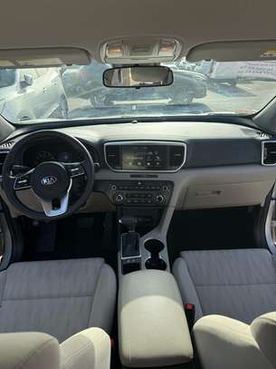 Kia sportage image 2