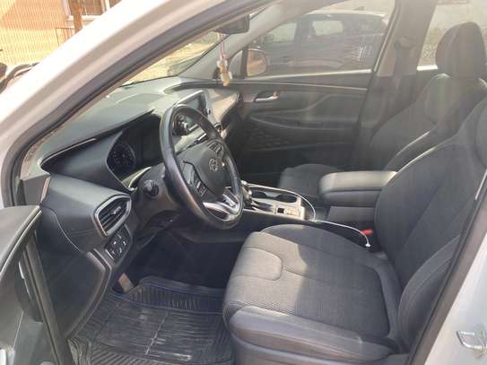 Hyundai Santa Fe 2019 SUV blanc spacieux polyvalent image 4