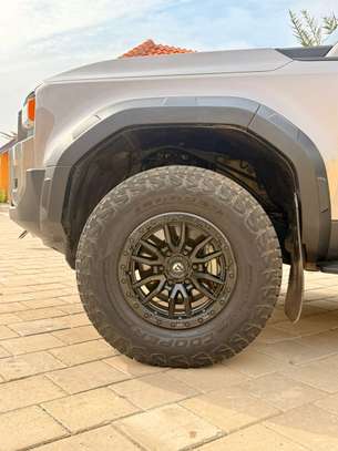 TOYOTA LAND CRUISER PRADO 2025 image 9