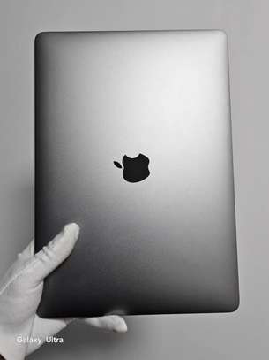 Macbook Pro 2017 13,3 pouces, core i7, touch-barre image 2