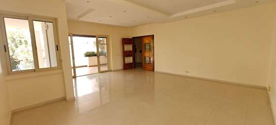 MAGNIFIQUE APPARTEMENT DEUX CHAMBRES A MERMOZ FACE A LA MER image 4